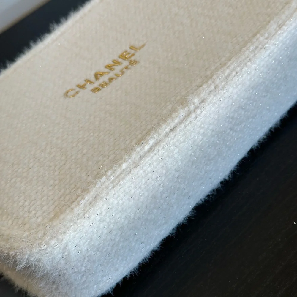 Chanel Beauty make up bag - Picture 5 of 11